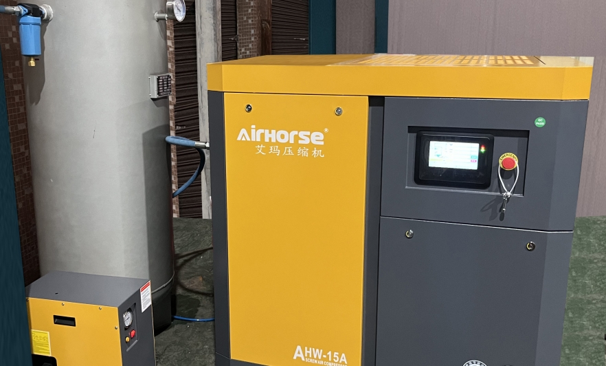 How to choose a suitable oil-free screw air compressor for the medical industry?